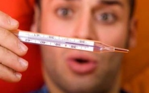 Làm gì khi có biểu hiện phát sốt?