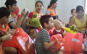 Pico: Trao nụ cười cho bệnh nhi ung thư