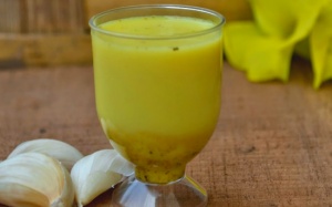 Cách làm sữa tỏi - món lạ lùng nhưng thơm ngon bổ rẻ