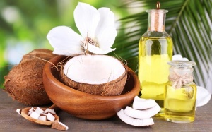Điều trị các vấn đề thường gặp trong mùa hè với dầu dừa (P.2)