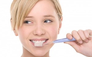 Lười đánh răng có thể gây tổn hại trí nhớ