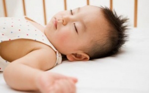 Trẻ ngủ nghiến răng có nguy hiểm?