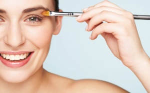 Mỹ phẩm – Nguyên nhân gây mãn kinh sớm và lão hóa da