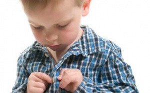 Trẻ học được nhiều kỹ năng từ việc tự mặc quần áo