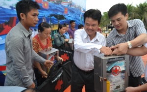 Trang bị 200 tủ thuốc cho ngư dân yên tâm bám biển