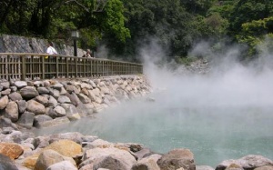 Ai không nên tắm nước khoáng nóng?