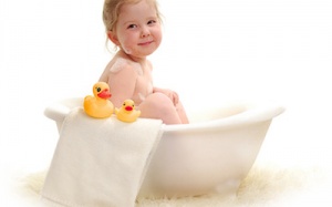 Chữa bệnh Eczema: Tắm và dưỡng ẩm rất quan trọng