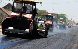 Đền bù cho hàng nghìn nhà bị nứt do mở rộng quốc lộ