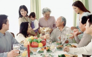 'Bữa cơm gia đình - ấm áp yêu thương'