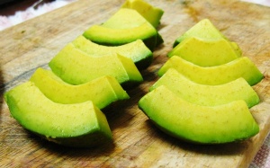 Trị bệnh máu trắng bằng quả bơ