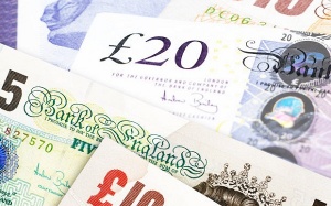 Mắc bệnh tình dục vì... đếm tiền quên rửa tay