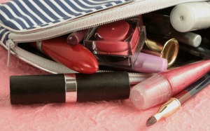 Cách bảo quản mỹ phẩm trong mùa hè