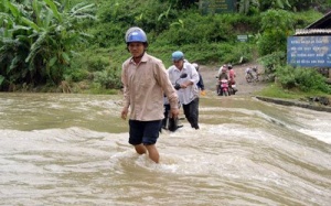Cảnh báo tai nạn trong mùa mưa lũ