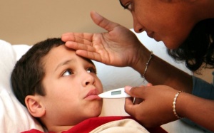 Những sai lầm kinh điển khi hạ sốt cho trẻ