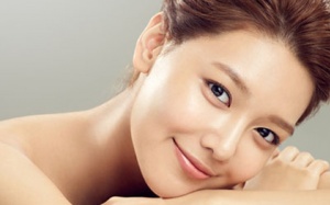 Cách trang điểm giúp bạn trẻ hơn ít nhất 10 tuổi