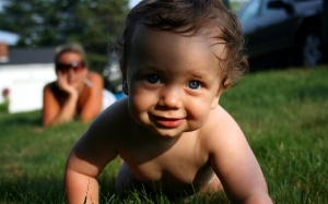 Mốc phát triển ấn tượng của bé trong một năm đầu đời