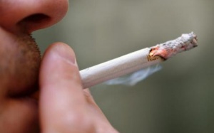 Mắc bệnh tâm thần chỉ vì hút thuốc lá