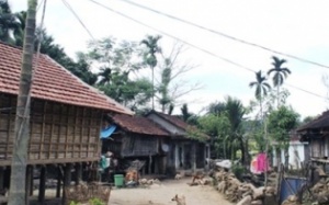 Dân làng hoang mang vì tin đồn bị bỏ bùa thuốc độc 