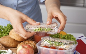 Hóa chất trong đồ nhựa có thể gây đái tháo đường, tăng huyết áp