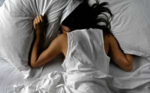 Đêm hôm bực tức vì đau đớn đến mất ngủ