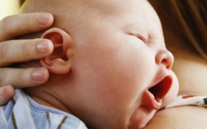 Chăm sóc trẻ bị trào ngược dạ dày thực quản như thế nào?