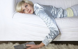 Nằm ghế mềm - dễ đau lưng