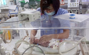 Giường bệnh đặc biệt của các bé sơ sinh