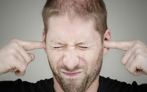 Bệnh nguy hiểm từ chứng ù tai