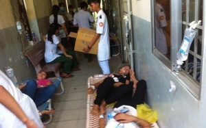 Hàng trăm công nhân nhập viện nghi ngộ độc thực phẩm tại Bình Dương