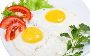 Ăn lòng đỏ trứng có làm tăng cholesterol?