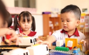 Phát hiện sớm trẻ tự kỷ trong hai năm đầu