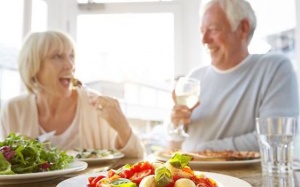 Chế độ chăm sóc bệnh nhân mắc Alzheimer