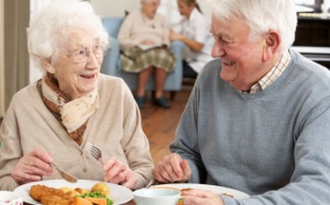 Cải thiện sức khỏe người cao tuổi bằng… thức ăn cho vi khuẩn