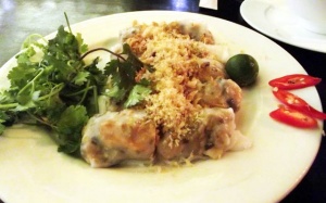 Lạ và ngon bánh cuốn ba miền