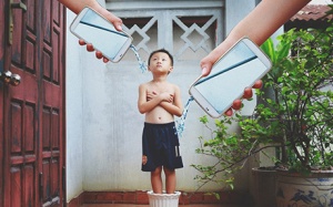 Giật mình với những đứa trẻ vô hồn vì công nghệ