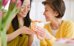 Món quà ý nghĩa tặng cha mẹ mùa Vu Lan