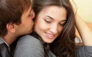 Infographic: 5 cách gia tăng mức độ hạnh phúc, thân mật