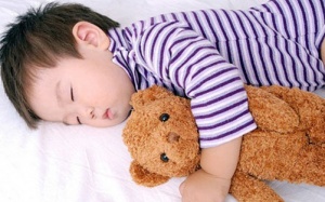 Tại sao trẻ nghiến răng trong khi ngủ?