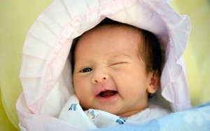 4 sự thật khiến bố mẹ bất ngờ về thị giác của bé sơ sinh