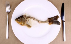 Đừng cố nuốt xương khi bị hóc!