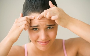 Trị mụn trứng cá với 5 loại thực phẩm phổ biến