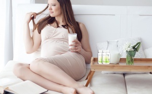 Bà bầu dùng quá liều omega có bị động thai không?