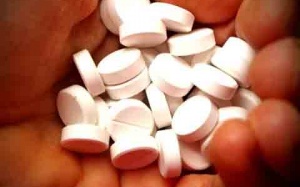 Cẩn thận đột tử vì uống thuốc giảm đau bụng!