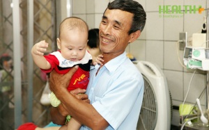Viêm màng não mủ: Dễ nhầm lẫn với cảm cúm, viêm họng...