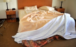 Video: Những sự thật đáng sợ về nơi bạn đang ngủ