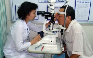 Chế độ ăn uống cho người bệnh đục thủy tinh thể