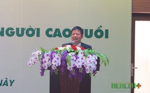 Người già mất trí nhớ cần được đến bệnh viện!