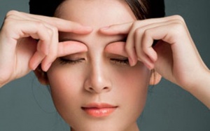 Giảm nếp nhăn ở trán với 3 bước siêu đơn giản