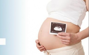 Hành trình 9 tháng 10 ngày: Tháng thứ 4, bé đã biết cử động