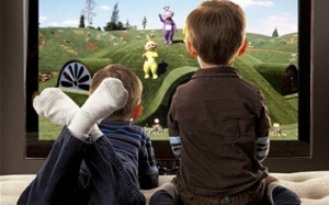 Nhiều lợi ích bất ngờ khi cho trẻ xem TV
